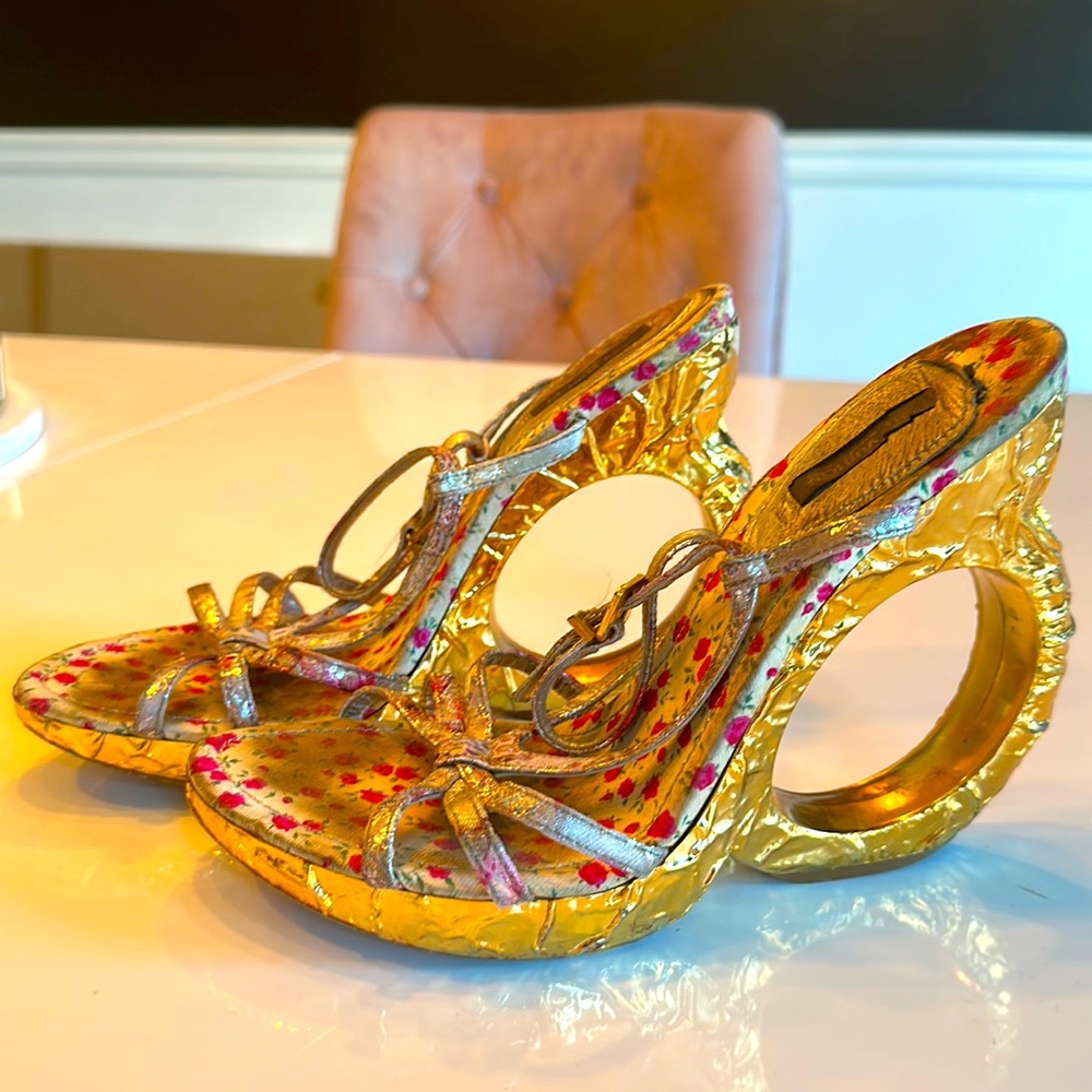 Louis Vuitton FERRIQUE gold silver 2006 runway heels. Size 37. 100% Authentic.
